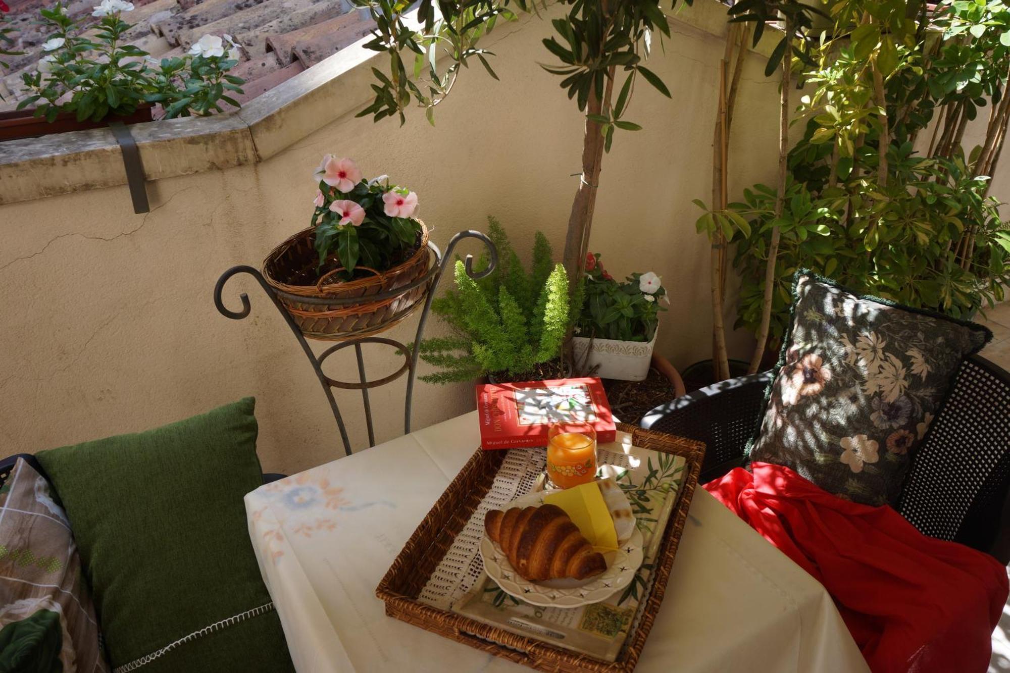 Santa Caterina Da Siena B&B CTA Exterior photo