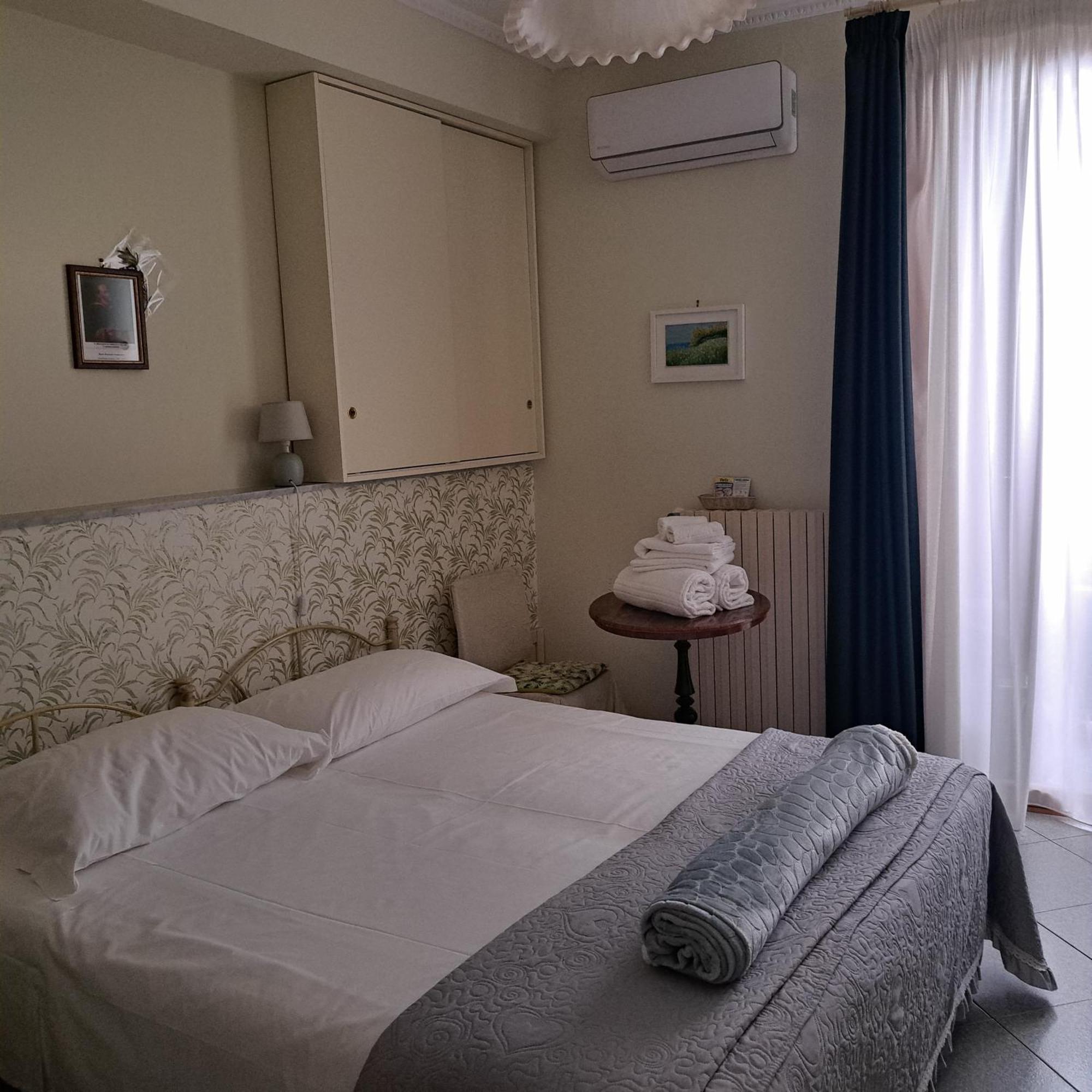 Santa Caterina Da Siena B&B CTA Exterior photo